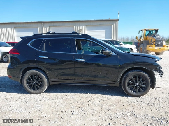 2017 Nissan Rogue SL with VIN 5N1AT2MT3HC878426, listed as a IAAI auction lot 41347573 with 186,126 mi miles. Bid and sale history available at carsss.com. Image 14.