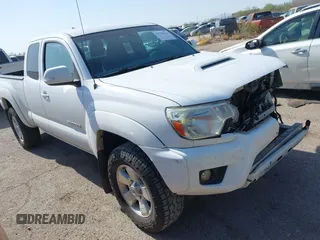 2014 Toyota Tacoma with VIN 5TFUU4ENXEX092637, listed as a IAAI auction lot 42700532 with 265,223 mi miles and . Bid and sale history available at DreamBid. Image 1.