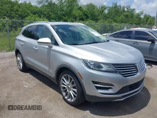 2015 Lincoln MKC z VIN 5LMCJ1A93FUJ25890, wystawiony jako IAAI lot #42125994 z przebiegiem 102 233 mil mil oraz . Historia ofert i sprzedaży dostępna na DreamBid. Obrazek 1.