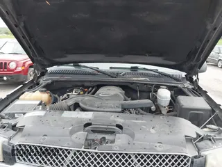 2004 Chevrolet Avalanche with VIN 3GNEC12T44G338651, listed as a IAAI auction lot 42148146 with 213,184 mi miles and . Bid and sale history available at DreamBid. Image 10.