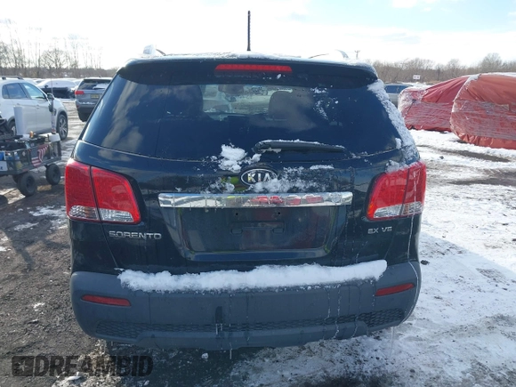 2011 Kia Sorento EX with VIN 5XYKUDA25BG043458, listed as a IAAI auction lot 41363660 with 197,151 mi miles. Bid and sale history available at carsss.com. Image 16.