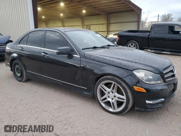 2014 Mercedes-Benz C 350 Sport with VIN WDDGF5HB8EA941400, listed as a Copart auction lot 83337764 with 184,137 mi miles and Clean Title. Bid and sale history available at DreamBid. Image 4.