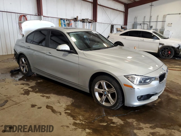 2015 BMW 3 Series 328i xDrive с VIN WBA3B5G52FNS15121, выставлен на аукционе Copart как лот 60966165 с пробегом 105 663 миль миль и Списание • Salvage title. История ставок и продаж доступна на DreamBid. Изображение 4.