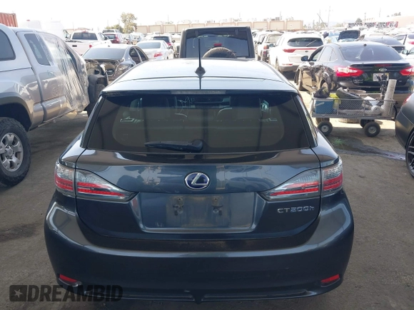 2011 Lexus CT 200h z VIN JTHKD5BH0B2030103, wystawiony jako IAAI lot #42782926 z przebiegiem 215 532 mil mil oraz . Historia ofert i sprzedaży dostępna na DreamBid. Obrazek 16.