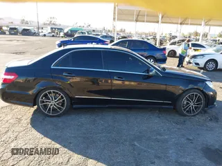 2013 Mercedes-Benz E 550 Sport z VIN WDDHF9BBXDA716236, wystawiony jako IAAI lot #41411124 z przebiegiem 159 401 mil mil oraz . Historia ofert i sprzedaży dostępna na DreamBid. Obrazek 14.