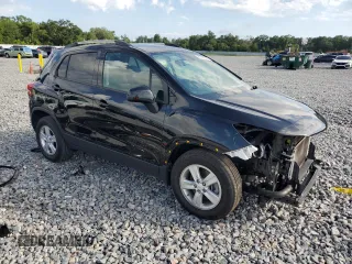 2021 Chevrolet Trax LT z VIN KL7CJLSB2MB317666, wystawiony jako Copart lot #61003525 z przebiegiem 75 754 mil mil oraz Nie do naprawy • Non repairable. Historia ofert i sprzedaży dostępna na DreamBid. Obrazek 4.