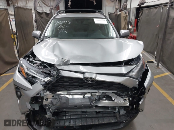 2025 Toyota RAV4 XLE Premium z VIN 2T3A1RFV9SW522259, wystawiony jako IAAI lot #42101238 z przebiegiem 1 479 mil mil oraz . Historia ofert i sprzedaży dostępna na DreamBid. Obrazek 12.