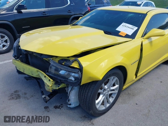 2015 Chevrolet Camaro LS z VIN 2G1FB1E36F9249133, wystawiony jako IAAI lot #42026600 z przebiegiem 63 300 mil mil oraz . Historia ofert i sprzedaży dostępna na DreamBid. Obrazek 6.
