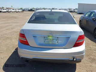 2014 Mercedes-Benz C 250 Sport с VIN WDDGF4HB1EA933861, выставлен на аукционе IAAI как лот 42518063 с пробегом 193 736 миль миль и . История ставок и продаж доступна на DreamBid. Изображение 19.