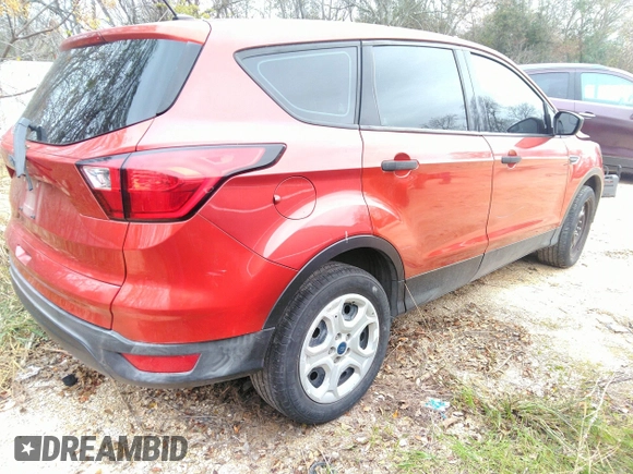 2019 Ford Escape S с VIN 1FMCU0F74KUB00583, выставлен на аукционе IAAI как лот 41341599 с пробегом 105 561 миль миль и . История ставок и продаж доступна на DreamBid. Изображение 4.