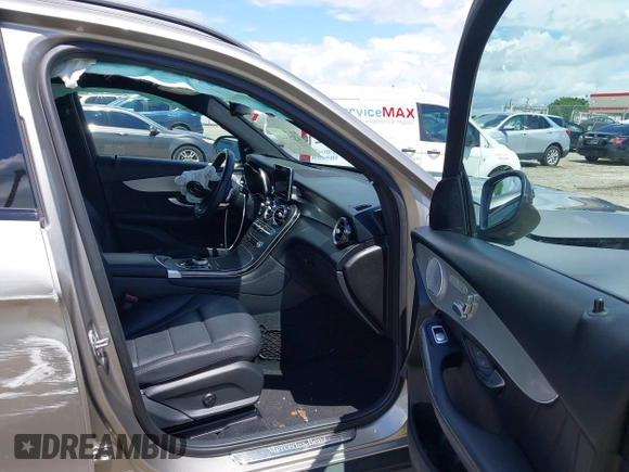 2019 Mercedes-Benz GLC 300 с VIN WDC0G4JB7KV184212, выставлен на аукционе IAAI как лот 42253229 с пробегом 73 432 миль миль и . История ставок и продаж доступна на DreamBid. Изображение 5.