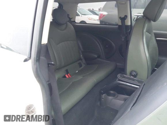 2011 MINI Hardtop with VIN WMWSU3C56BT093403, listed as a IAAI auction lot 42795188 with 123,454 mi miles and . Bid and sale history available at DreamBid. Image 8.