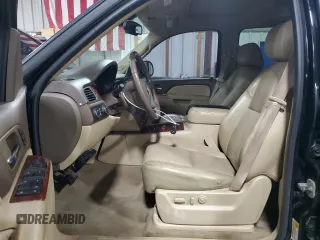 2010 Chevrolet Avalanche LTZ z VIN 3GNVKGE04AG290474, wystawiony jako Copart lot #51571895 z przebiegiem 130 497 mil mil oraz Szkoda całkowita • Salvage title. Historia ofert i sprzedaży dostępna na DreamBid. Obrazek 7.