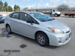 2011 Toyota Prius I with VIN JTDKN3DU8B5301761, listed as a IAAI auction lot 41916082 with 183,834 mi miles. Bid and sale history available at carsss.com. Image 1.