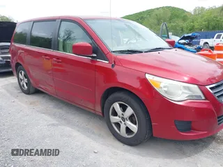 2010 Volkswagen Routan SE z VIN 2V4RW3D14AR186648, wystawiony jako IAAI lot #42222099 z przebiegiem 199 944 mil mil oraz . Historia ofert i sprzedaży dostępna na DreamBid. Obrazek 1.