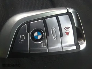 2019 BMW M5 Competition with VIN WBSJF0C57KB284754, listed as a IAAI auction lot 40964230 with 1 mi miles. Bid and sale history available at carsss.com. Image 11.