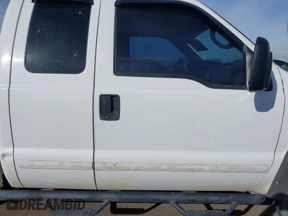 2001 Ford Super Duty F-250 XL with VIN 1FTNX21S61EB04767, listed as a IAAI auction lot 41555822 with 227,951 mi miles. Bid and sale history available at carsss.com. Image 14.