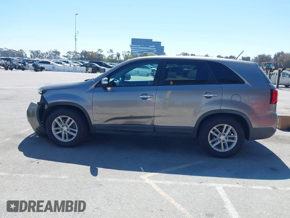 2014 Kia Sorento LX with VIN 5XYKT3A66EG489204, listed as a IAAI auction lot 41871926 with 138,566 mi miles. Bid and sale history available at carsss.com. Image 15.