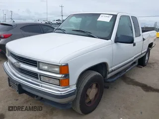 1997 Chevrolet Silverado 1500 with VIN 2GCEK19R7V1238673, listed as a IAAI auction lot 41719187 with 262,800 mi miles and . Bid and sale history available at DreamBid. Image 2.
