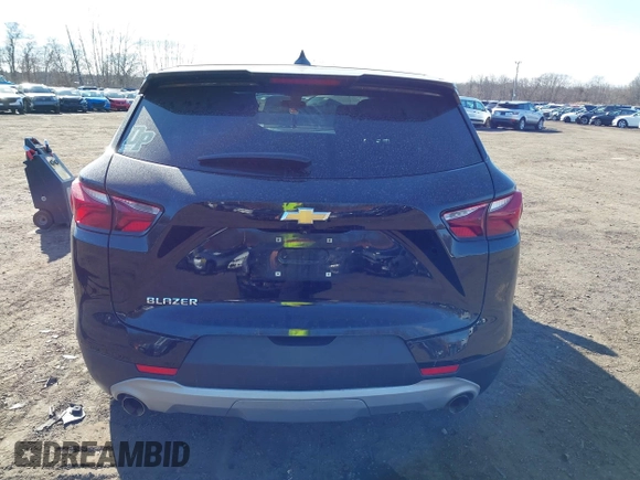 2021 Chevrolet Blazer LT z VIN 3GNKBCRS3MS565308, wystawiony jako IAAI lot #41675966 z przebiegiem 76 588 mil mil oraz . Historia ofert i sprzedaży dostępna na DreamBid. Obrazek 16.