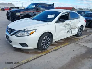 2017 Nissan Altima SV z VIN 1N4AL3AP2HC219101, wystawiony jako IAAI lot #41313212 z przebiegiem 98 092 mil mil oraz . Historia ofert i sprzedaży dostępna na DreamBid. Obrazek 2.
