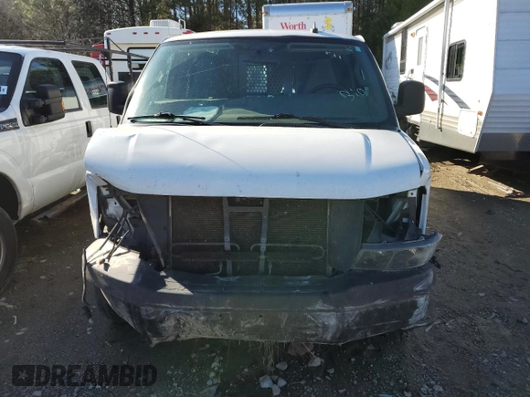 2019 Chevrolet Express Cargo z VIN 1GCWGBFG4K1185639, wystawiony jako Copart lot #88564825 z przebiegiem Nie podano mil oraz Szkoda całkowita • Salvage title. Historia ofert i sprzedaży dostępna na DreamBid. Obrazek 5.