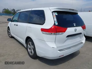2011 Toyota Sienna with VIN 5TDZK3DCXBS011806, listed as a IAAI auction lot 41999946 with 219,907 mi miles. Bid and sale history available at carsss.com. Image 3.
