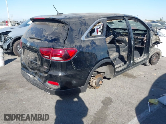 2020 Kia Sorento LX with VIN 5XYPG4A37LG657046, listed as a IAAI auction lot 41403653 with 1 mi miles. Bid and sale history available at carsss.com. Image 4.