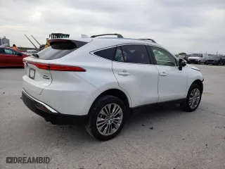 2022 Toyota Venza LE with VIN JTEAAAAH2NJ100285, listed as a Copart auction lot 49737363 with 10,139 mi miles. Bid and sale history available at carsss.com. Image 3.
