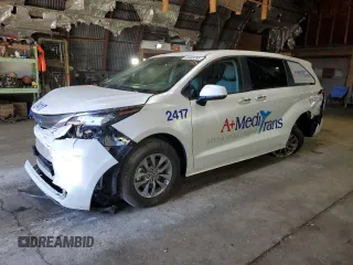 2024 Toyota Sienna XLE z VIN 5TDYRKEC2RS217454, wystawiony jako Copart lot #56488295 z przebiegiem Nie podano mil oraz Szkoda całkowita • Salvage title. Historia ofert i sprzedaży dostępna na DreamBid. Obrazek 1.
