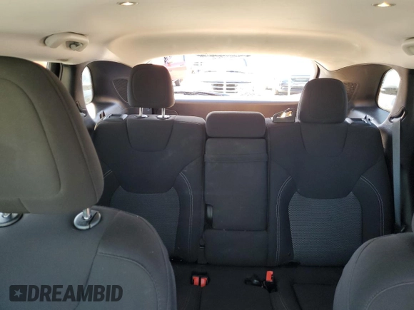 2019 Jeep Cherokee Latitude with VIN 1C4PJLCB4KD264005, listed as a Copart auction lot 54356355 with 85,317 mi miles and Clean Title. Bid and sale history available at carsss.com. Image 10.