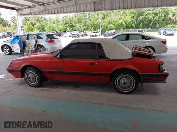 1986 Ford Mustang z VIN 1FABP2738GF131495, wystawiony jako IAAI lot #42437401 z przebiegiem 6 322 mil mil oraz . Historia ofert i sprzedaży dostępna na DreamBid. Obrazek 14.