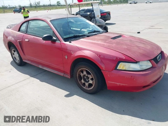 2000 Ford Mustang with VIN 1FAFP4046YF170085, listed as a IAAI auction lot 42059165 with 250,322 mi miles. Bid and sale history available at carsss.com. Image 1.