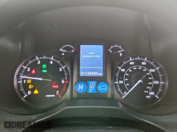 2017 Lexus GX 460 z VIN JTJBM7FX7H5165811, wystawiony jako Copart lot #62365025 z przebiegiem 124 434 mil mil oraz Szkoda całkowita • Salvage title. Historia ofert i sprzedaży dostępna na DreamBid. Obrazek 9.