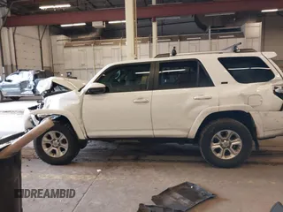 2021 Toyota 4Runner SR5 z VIN JTEMU5JR0M5902037, wystawiony jako IAAI lot #41998628 z przebiegiem 102 931 mil mil oraz . Historia ofert i sprzedaży dostępna na DreamBid. Obrazek 15.