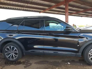 2022 Ford Explorer ST-Line z VIN 1FMSK7KH5NGA21032, wystawiony jako IAAI lot #42212415 z przebiegiem 49 034 mil mil oraz . Historia ofert i sprzedaży dostępna na DreamBid. Obrazek 13.