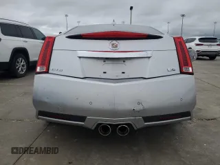 2011 Cadillac CTS-V z VIN 1G6DV1EP4B0100008, wystawiony jako Copart lot #75086454 z przebiegiem Nie podano mil oraz Szkody całkowita. Historia ofert i sprzedaży dostępna na DreamBid. Obrazek 6.