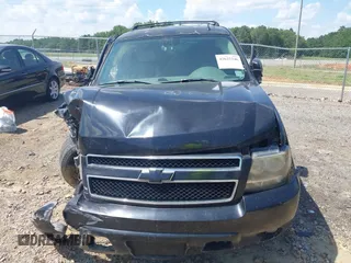 2007 Chevrolet Suburban LTZ with VIN 1GNFK16307J125636, listed as a IAAI auction lot 42622246 with Not provided miles and . Bid and sale history available at DreamBid. Image 13.