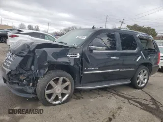 2008 Cadillac Escalade z VIN 1GYEC63818R159869, wystawiony jako Copart lot #48075395 z przebiegiem Nie podano mil oraz Szkoda całkowita • Salvage title. Historia ofert i sprzedaży dostępna na DreamBid. Obrazek 1.