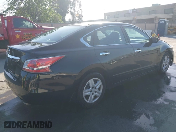 2015 Nissan Altima SL with VIN 1N4AL3AP7FN873559, listed as a IAAI auction lot 42034394 with 161,593 mi miles and . Bid and sale history available at DreamBid. Image 4.
