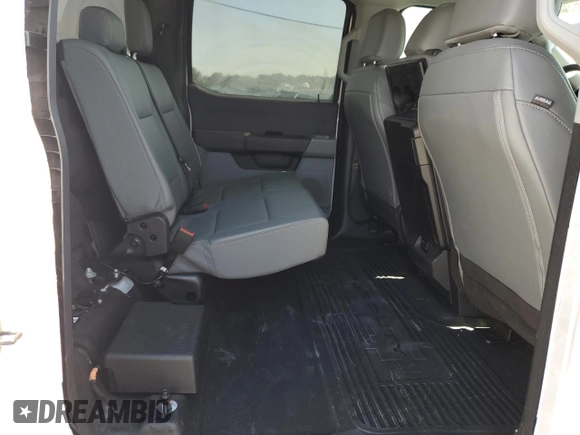 2023 Ford F-350 с VIN 1FT8W3BAXPED51651, выставлен на аукционе Copart как лот 69656364 с пробегом 21 593 миль миль и Списание • Salvage title. История ставок и продаж доступна на DreamBid. Изображение 10.
