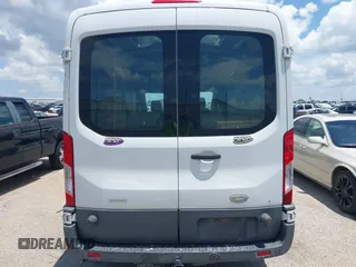 2015 Ford Transit Cargo с VIN 1FTYR2CG0FKA15544, выставлен на аукционе IAAI как лот 42522021 с пробегом 310 509 миль миль и . История ставок и продаж доступна на DreamBid. Изображение 16.