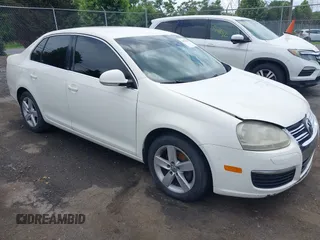 2005 Volkswagen Jetta with VIN 3VWRT71K35M643984, listed as a IAAI auction lot 42582459 with 216,866 mi miles and . Bid and sale history available at DreamBid. Image 1.