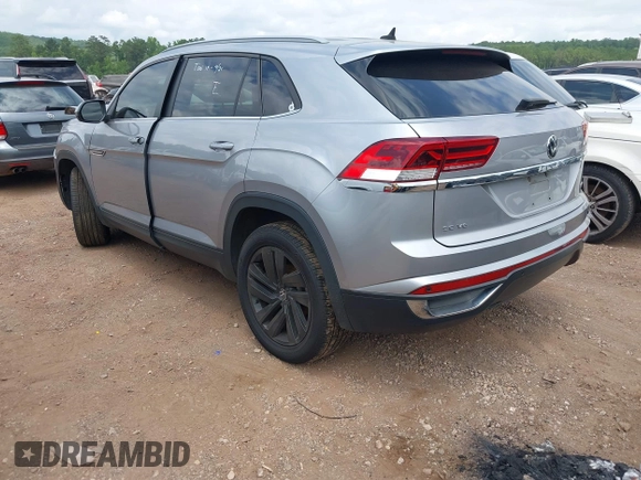 2020 Volkswagen Atlas SE with VIN 1V21E2CA4LC210687, listed as a IAAI auction lot 42382775 with 62,199 mi miles and . Bid and sale history available at DreamBid. Image 3.