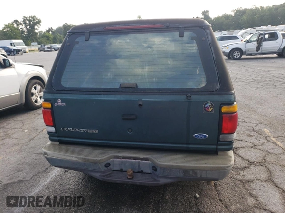 1996 Ford Explorer Eddie Bauer z VIN 1FMDU32X0TZB61316, wystawiony jako Copart lot #68040014 z przebiegiem 99 736 mil mil oraz Nie do naprawy • Non repairable. Historia ofert i sprzedaży dostępna na DreamBid. Obrazek 6.