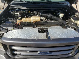 2003 Ford Super Duty F-250 XL with VIN 1FTNX21S53EA87592, listed as a Copart auction lot 75519514 with 130,382 mi miles and Non Repairable. Bid and sale history available at carsss.com. Image 11.