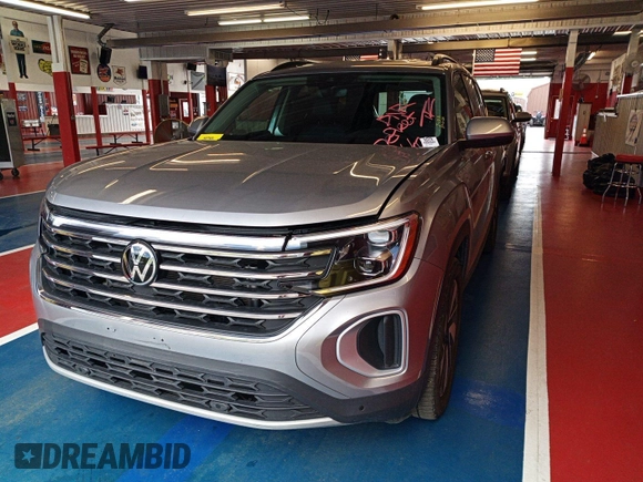 2024 Volkswagen Atlas SE with VIN 1V2HR2CAXRC567612, listed as a IAAI auction lot 42678513 with 19,523 mi miles and . Bid and sale history available at DreamBid. Image 11.