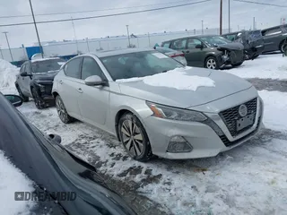 2020 Nissan Altima SV z VIN 1N4BL4DW5LC182177, wystawiony jako IAAI lot #41536741 z przebiegiem 117 065 mil mil oraz . Historia ofert i sprzedaży dostępna na DreamBid. Obrazek 1.