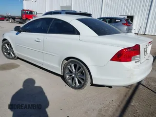 2012 Volvo C70 T5 with VIN YV1672MC4CJ125517, listed as a IAAI auction lot 41732009 with 122,956 mi miles. Bid and sale history available at carsss.com. Image 3.