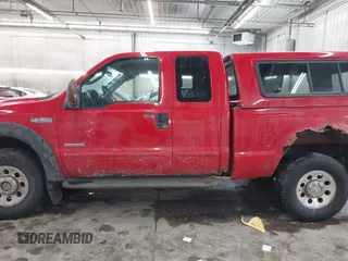 2005 Ford F-250 XL с VIN 1FTSX21P35EA21043, выставлен на аукционе IAAI как лот 41348530 с пробегом 133 202 миль миль и . История ставок и продаж доступна на DreamBid. Изображение 15.